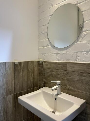 Офисы: Общая площадь - 36 м2 2 кабинета Отдельный вход  Санузел, евроремонт — 9