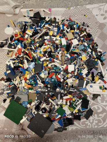 большие конструкторы для детей: Продаю огромный сет Lego, также в подарок отдам мешок где и хранил их