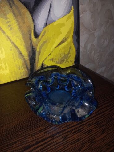 синяя голубая: Продаётся Красивая старинная пепельница,кобальтовое стекло,тяжёлая