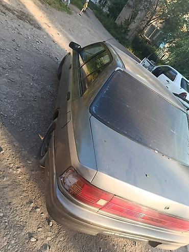 Транспорт: Mazda 323: 1990 г., Седан — 10