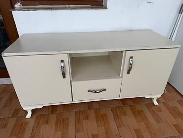 embawood tv stend: Klassik üslubda televiziya altlığı/komod - Rəng: krem - Material — 2