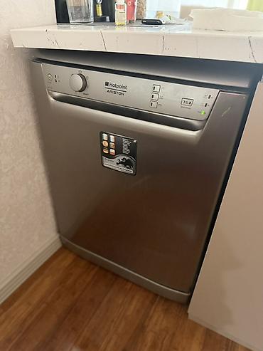 Hotpoint Ariston qabyuyan maşın – tam ölçülü, paslanmayan polad