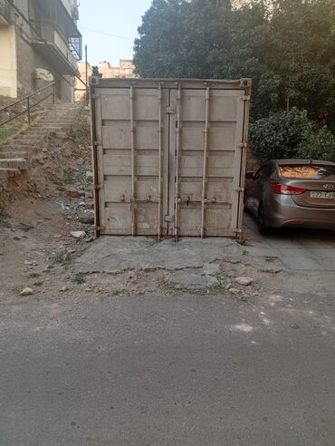 Qaraj satılır: 6 kv. m, 25 * 6 * 26 Metal