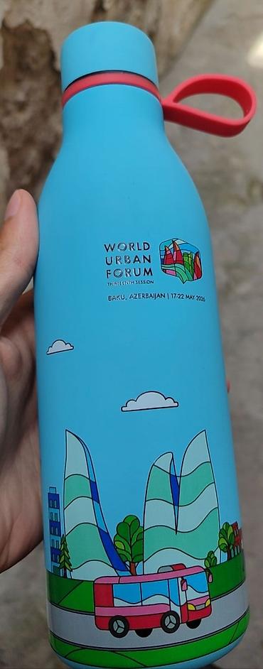 World Urban Forum 13 zamanı paylanan termosdur suyun istiliyini yaxşı