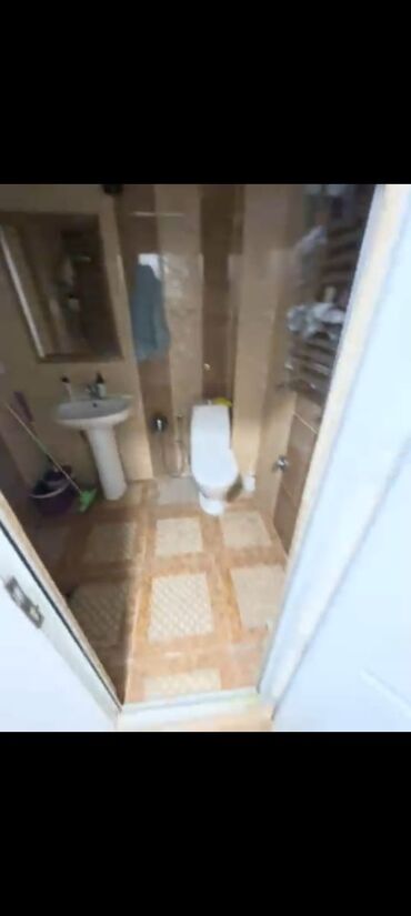 Uzunmüddətli kirayə mənzillər: Qara Qarayev metrosu yaxınlığında 5 mərtəbəli binanın 2 ci -da lalafo.az — 14 Uzunmüddətli kirayə mənzillər: Qara Qarayev metrosu yaxınlığında 5 mərtəbəli binanın 2 ci — 14