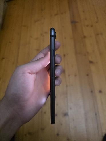 iphone 13 qara: IPhone 8 Plus, 64 GB, Qara, Barmaq izi — 5