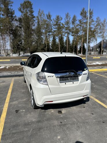 машына жаз: Honda Fit: 2010 г., 1.3 л, Вариатор, Бензин, Хэтчбэк