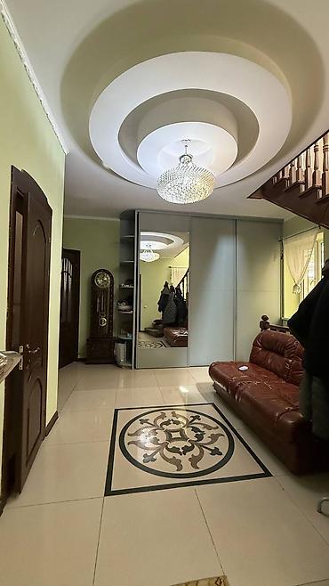 Продажа коттеджей и домов: 📍ул. 27-линия 🔘8-комнат 🔘2 этажа 🔘400м² Продаётся просторный частный — 10