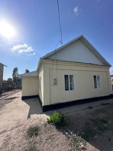 сдаётся частный дом бишкеке: Үй, 90 кв. м, 5 бөлмө, Риелтор, Эски ремонт