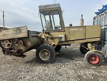 Кормоуборочные комбайны: Комбайн-уборщик Fortschritt E 302 - Самоходный кормоуборочный — 2