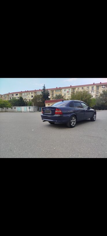 Opel: Opel Vectra: 1.8 l | 1996 il 440000 km Sedan — 9