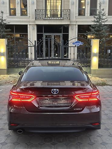 прадаю матиз: Toyota Camry: 2021 г., 2.5 л, Вариатор, Гибрид, Седан — 4