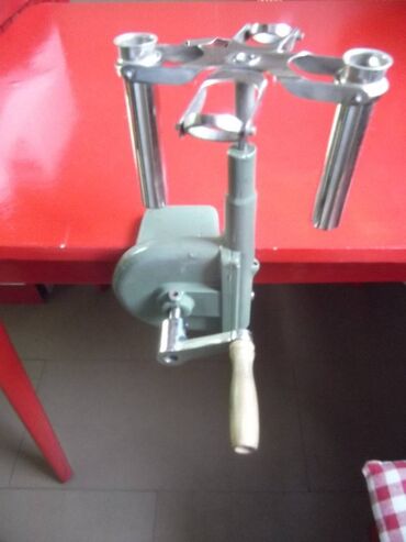 Ostali medicinski proizvodi: Centrifuga za PRP 
Kao sa slika
Ne odgovaram na SMS — 30