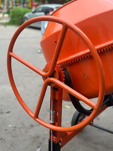Бетономешалки, смесители: Бетонамешалка Руссмаш Мощность 1400w Ёмкость 200л Хорошего качества — 9