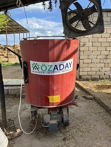 ÖZADAY elektrikli yem və ot qarışdırıcısı – 1 m³ - Həcm: 1 m³ (korpus — 2