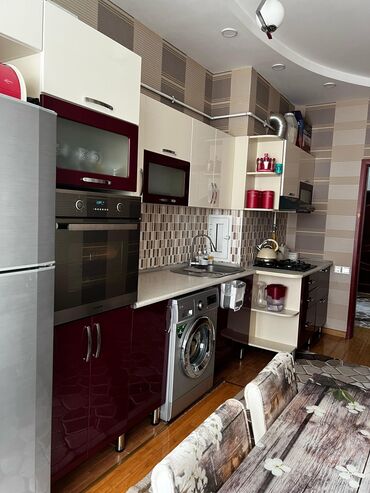 nizami rayonunda satilan evler: 8-ci kilometr, 2 otaqlı, Yeni tikili, m. Xalqlar Dostluğu, 78 kv. m