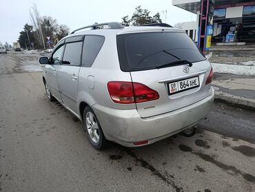 Toyota: Toyota Avensis Verso: 2004 г., 2 л, Механика, Дизель, Минивэн — 9