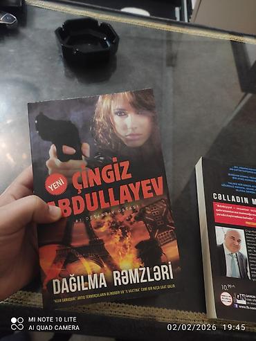 Bədii ədəbiyyat: Hamsi bir yerde satilir — 1