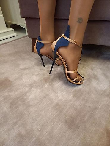 Личные вещи: Женские туфли-лодочки с открытым мысом (peep-toe), ярко‑красные. - — 9