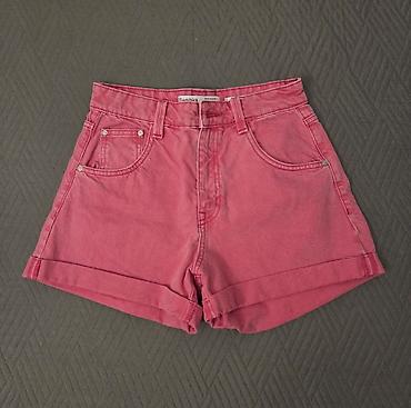 helanke imitacija koze: Pink šorc
veličina: EU 36
brend: Bershka — 1