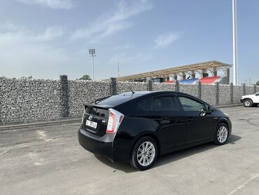 Toyota: Toyota Prius: 2015 г., 1.8 л, Гибрид