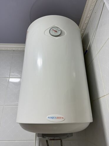 морозильник на продажу: Накопительный водонагреватель Объем бака: 80 л, Aquahot, Электрический, Регулятор температуры, Нержавейка, Б/у