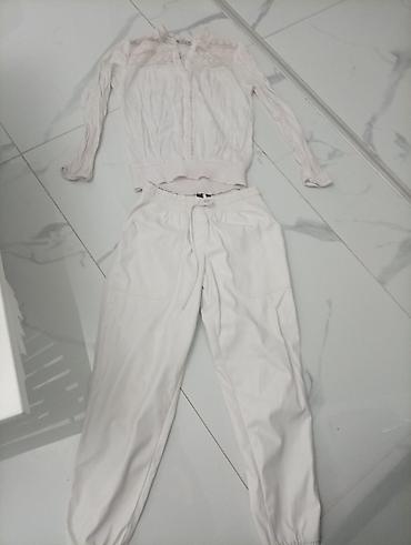 aksa: Komplet bela ženska odeća – bluza i pantalone - Bluza dugih rukava u — 1