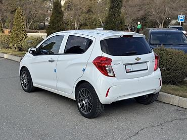 Chevrolet: Chevrolet Spark: 2017 г., 1 л, Вариатор, Бензин, Хэтчбэк — 4