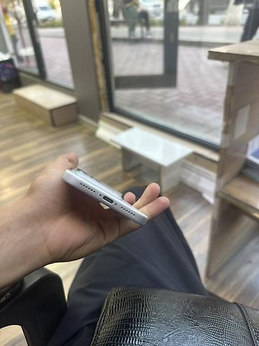 чехол для airpods 4: IPhone 17 Pro Max, Б/у, 256 ГБ, Серебристый, Зарядное устройство, Защитное стекло, Чехол, В рассрочку, 96 % — 4