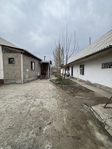 Продажа коттеджей и домов: ✨Продаётся дом в с. Сокулук✨ 🏡Характеристики: • Участок - 14 соток • — 2