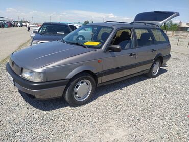 срочно продаю авто машина: Volkswagen Passat: 1992 г., 1.8 л, Механика, Бензин, Универсал