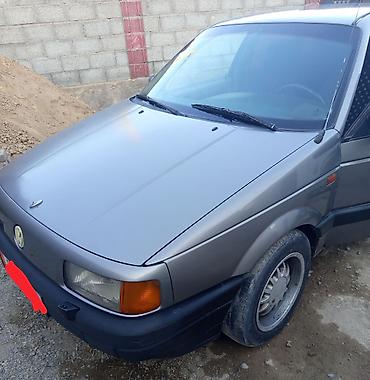 pass: Volkswagen Passat: 1988 г., Механика, Седан — 5