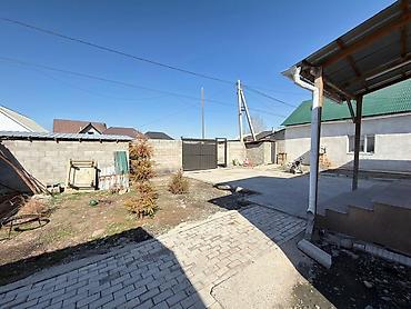 Продажа коттеджей и домов: 🏡 **Бишкек, ж/м Арча-Бешик** 🏠 Дом, 4 комнаты 📐 Площадь: 100 м² 🌳 — 3