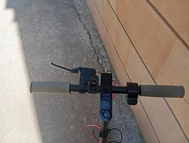 Elektrik nəqliyyatı: İşlənmiş Elektrik samokat 10", 351 - 500 Vt, 26 - 35 km/s, Ünvandan götürmə, Ödənişli çatdırılma — 3