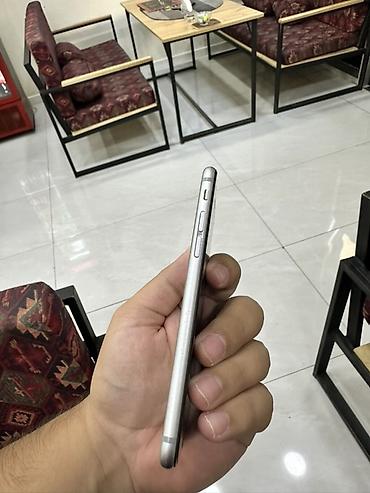 iphone se 2020 kredit: IPhone 6s, 64 GB, Qara, Barmaq izi — 7