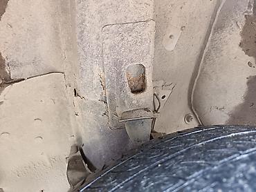 VAZ (LADA): VAZ 2107 sedan - Kuzov: klassik sedan, tünd rəng. Ön və arxa fənərlər — 7