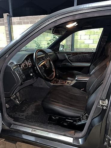 чайка автомобиль: Mercedes-Benz E-Class: 2001 г., Седан — 6