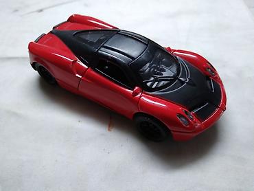 sonic duksevi: Autic sportski oko 1:43(11,5 cm.) Made in China,otvaraju se — 1