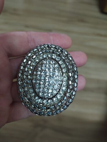 Narukvice: Prodajem dve masivne svečane narukvice,jedna debela okrugla - 1200 na lalafo.rs — 8 Narukvice: Prodajem dve masivne svečane narukvice,jedna debela okrugla - 1200 — 8