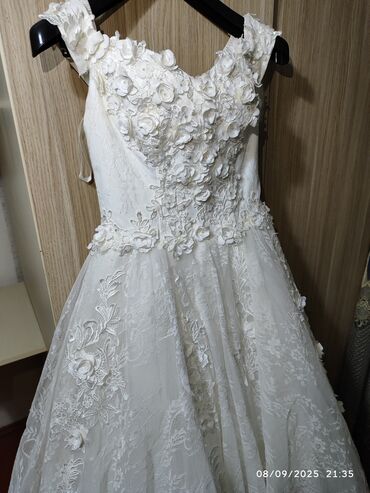 Toy paltarları: Gəlinlik – güpür və çiçək işləməli - Rəng: ağ az moloçnuluq var — 3