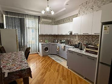 ramanıda kirayə ev: Təcili Satılır 📍Gilan binasında 3 ci mərtəbə 5 otaglı 132 kv 4 otaqlı — 5