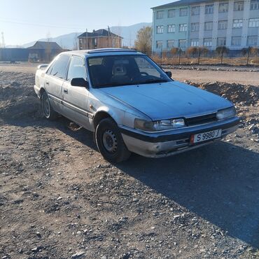 Mazda: Mazda 626: 1988 г., 2 л, Механика, Бензин, Седан