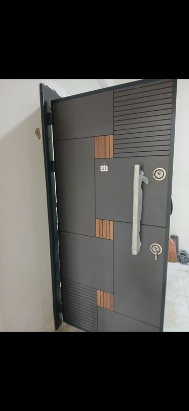 metbex qapilari: Seyf qapı satılır. Türkiye istehsalıdır. Ses, külek buraxmır. Qoşa
