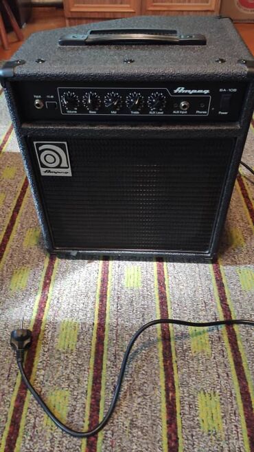 гитарный комбик: Продам басовый комбик BA-108 ampeg. В идеальном состоянии