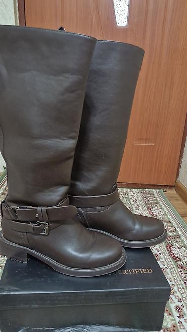 Женская обувь: Продаю сапоги зимние,кожаные,размер 37,высота голенища до колен,носили — 3