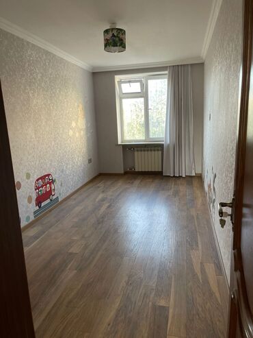 Köhnə tikili: Bakı, Neft Daşları qəs., 3 otaqlı, Köhnə tikili, m. Qara Qarayev, 65 kv. m -da lalafo.az — 17 Köhnə tikili: Bakı, Neft Daşları qəs., 3 otaqlı, Köhnə tikili, m. Qara Qarayev, 65 kv. m — 17