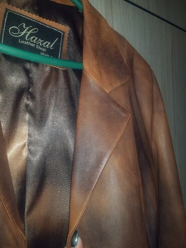 продаю куртку: Кожаная куртка, Классическая модель, Натуральная кожа, Приталенная модель, 2XL (EU 44), 3XL (EU 46), 4XL (EU 48)