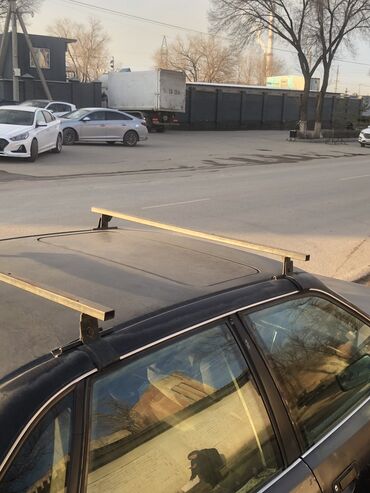 Audi: Audi 80: 1990 г., 1.8 л, Механика, Бензин, Седан — 1