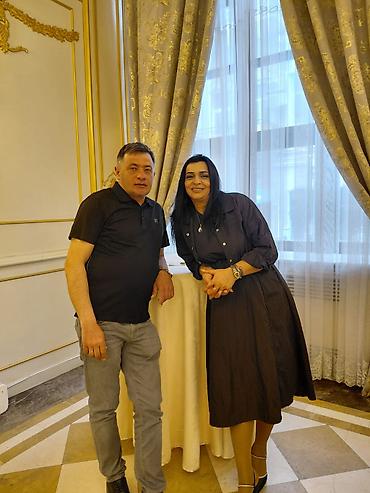 qara urek sekilleri: Dekorĺar kvadrat 

Urək formasında — 4