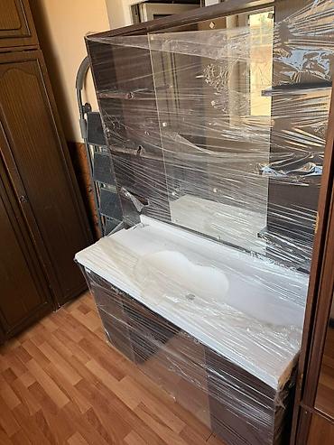 toy cadırları: Berberxana mebeli.Yeni.
Hec işlənmeyib 199 azn
Unvan Ziğ.Vesile🌹5366 — 1